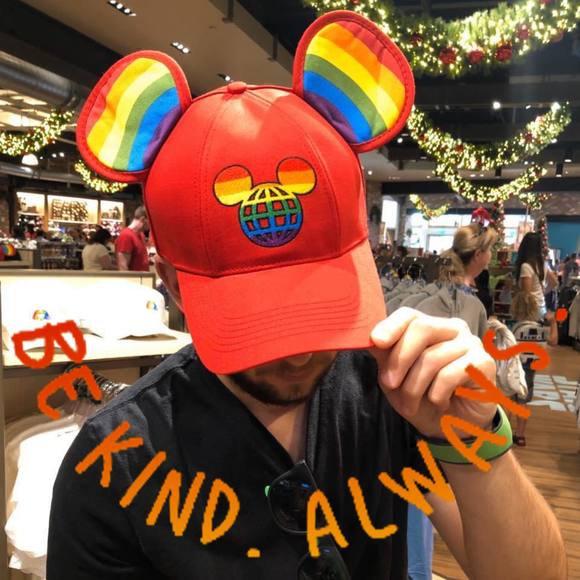 Poshmark profile picture for @cows